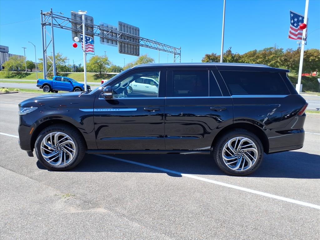 2027 Lincoln Navigator Reserve
