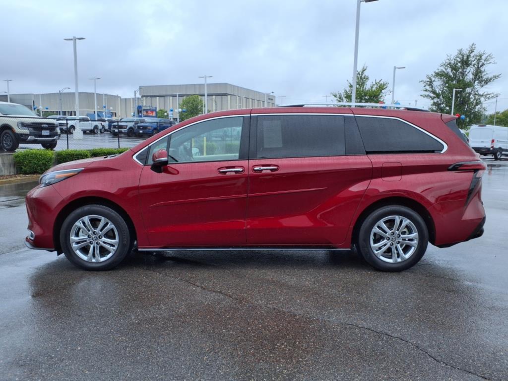 2024 Toyota Sienna Platinum 7-Passenger