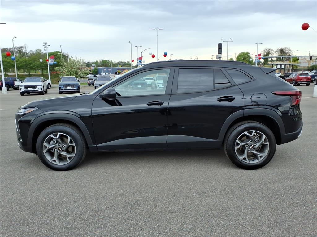 2025 Chevrolet Trax FWD LT
