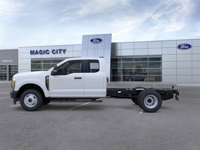 2025 Ford F-350 Super Duty XL