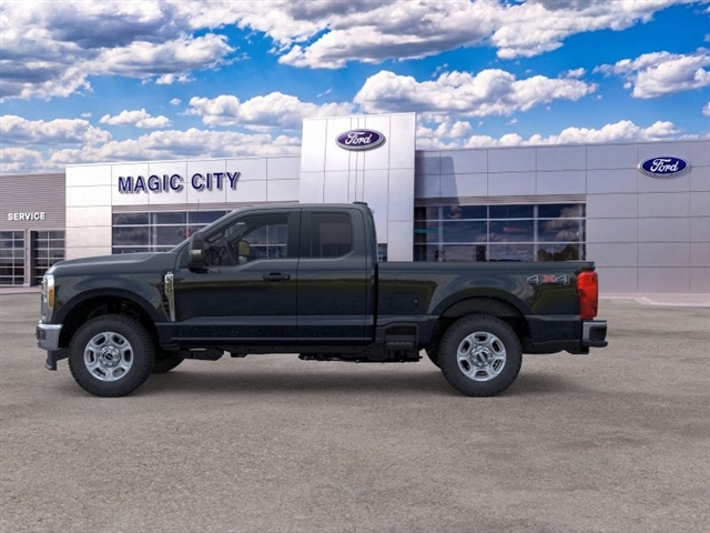 2026 Ford F-350 Super Duty XLT