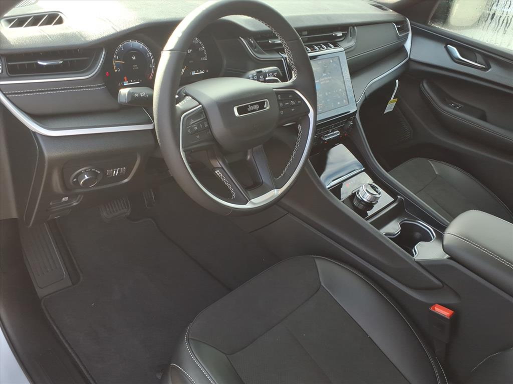 2025 Jeep Grand Cherokee Altitude 4x4