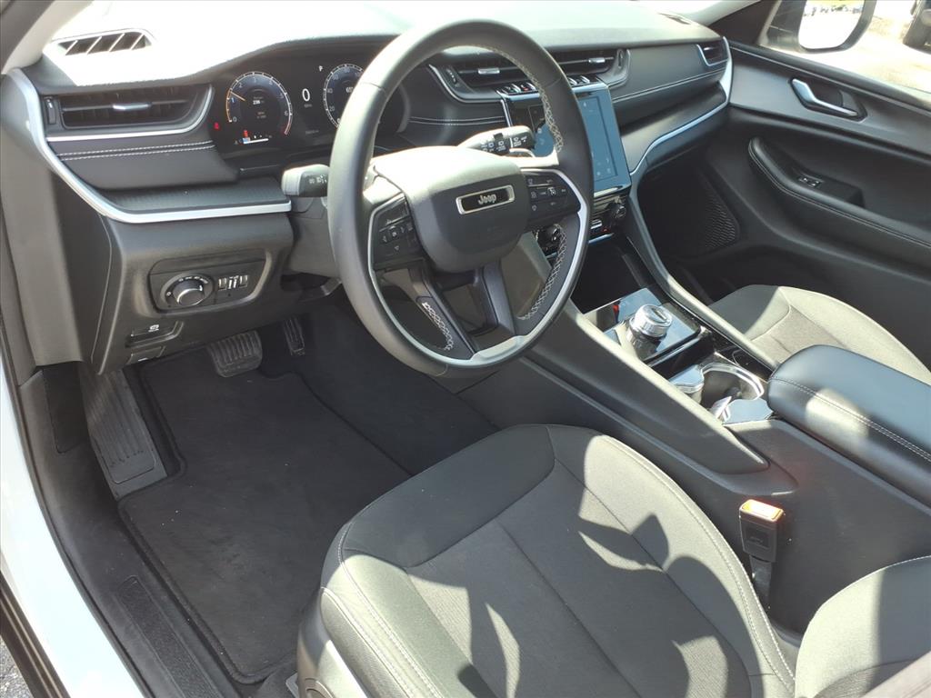 2023 Jeep Grand Cherokee L Laredo 4x4