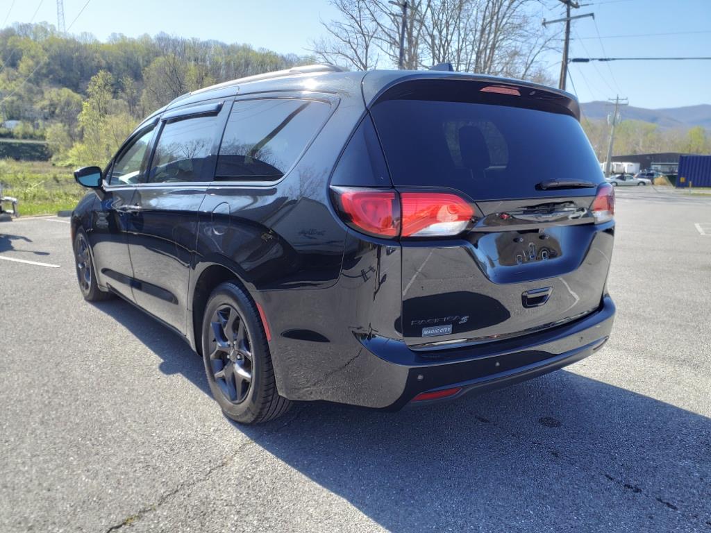 2020 Chrysler Pacifica Touring L Plus
