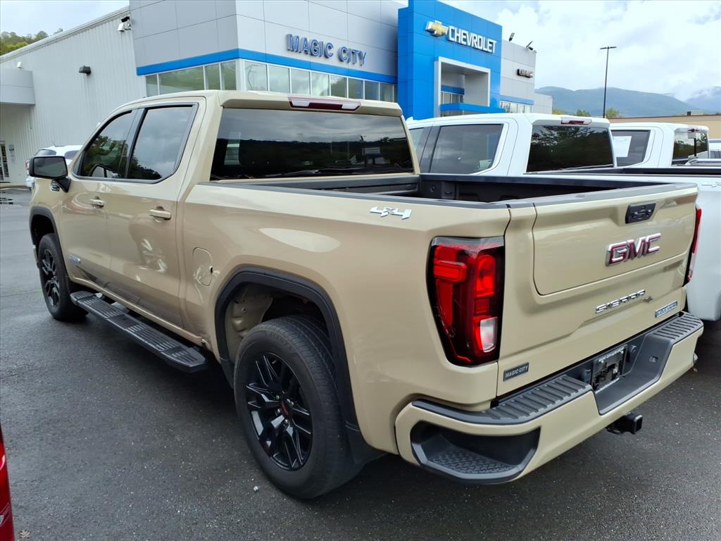 2022 GMC Sierra 1500 4WD Crew Cab Short Box Elevation with 3SB