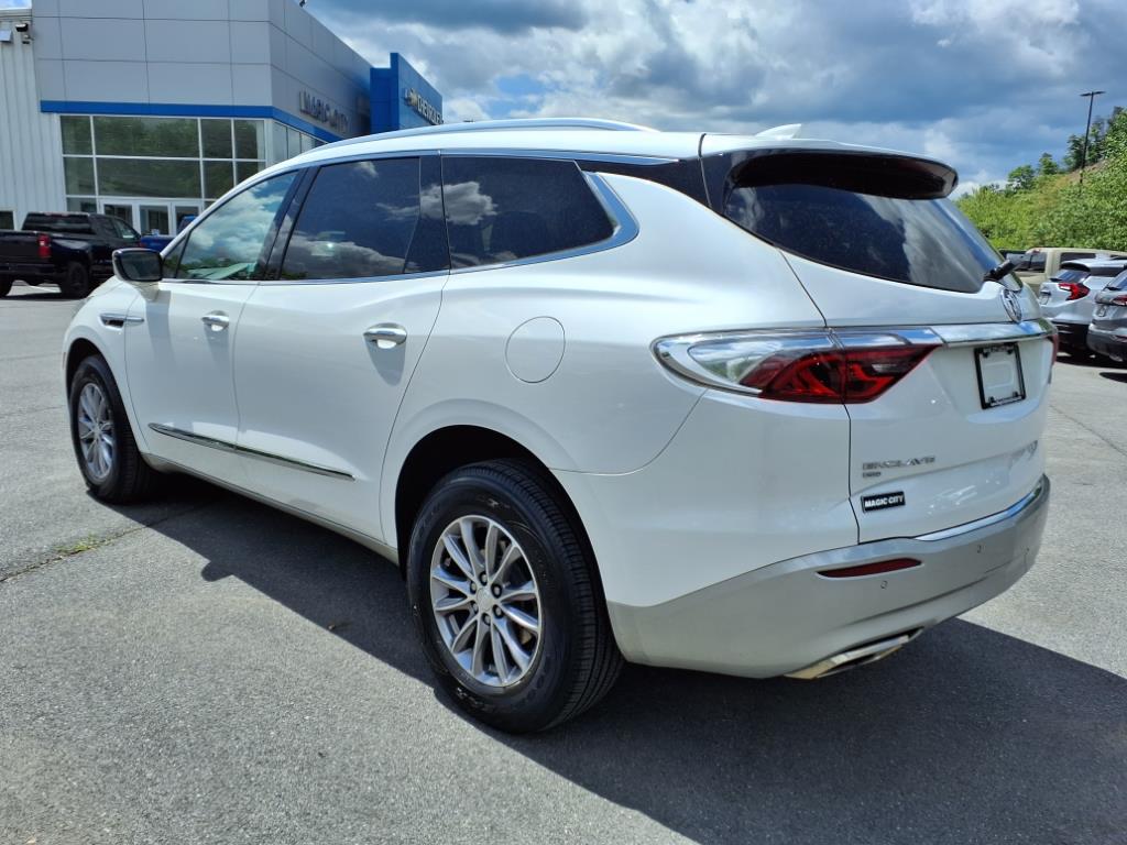 2022 Buick Enclave Essence