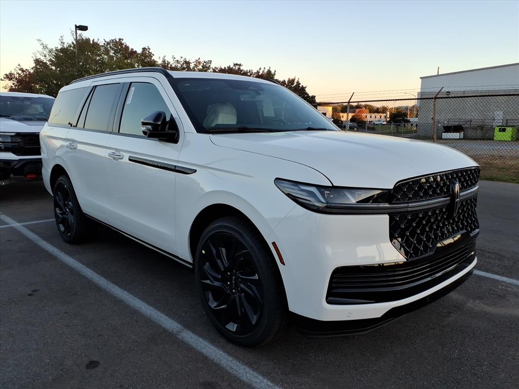 2027 Lincoln Navigator Reserve