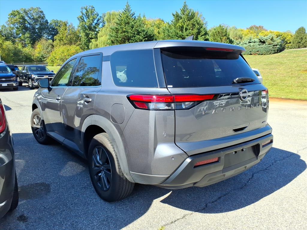 2026 Nissan Pathfinder S