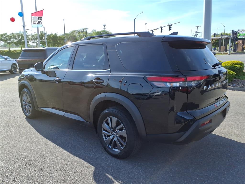 2024 Nissan Pathfinder SV 4WD