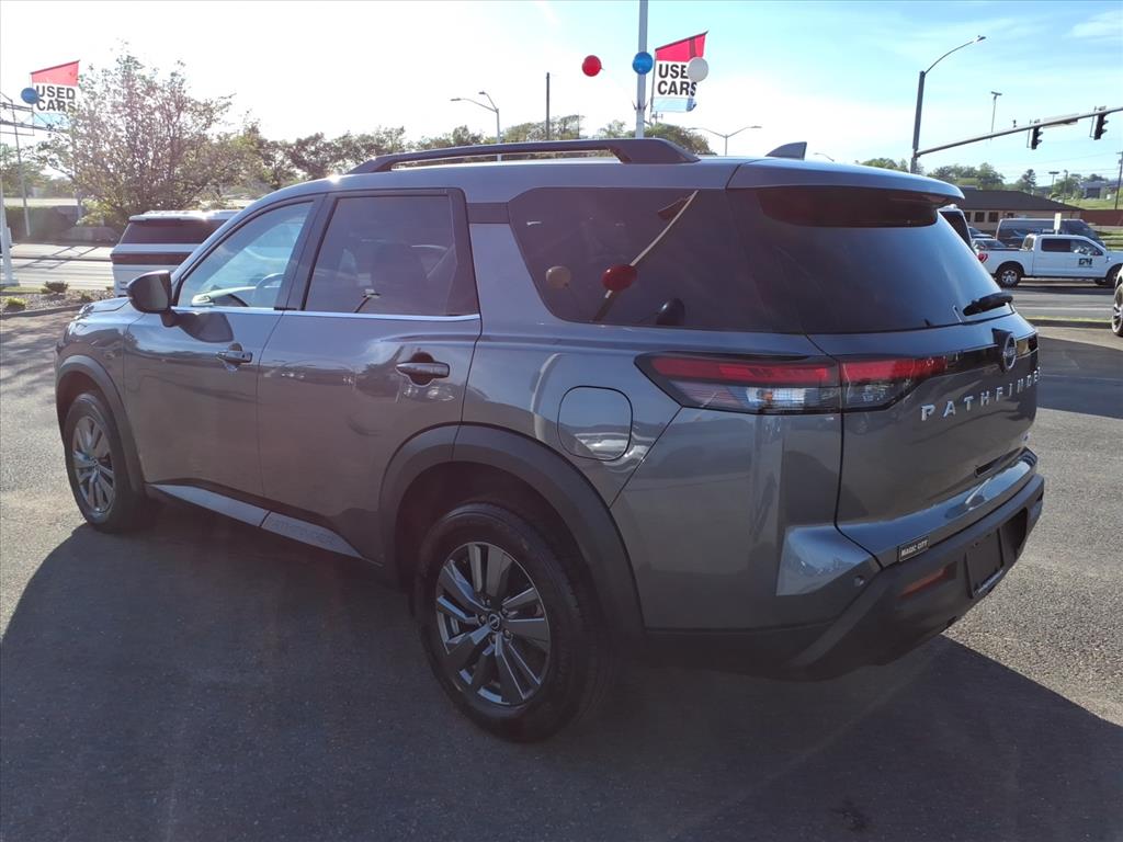 2025 Nissan Pathfinder SV 4WD