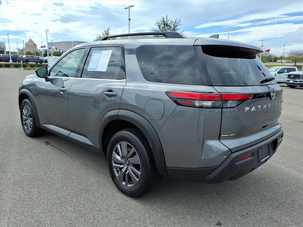 2025 Nissan Pathfinder SV 4WD