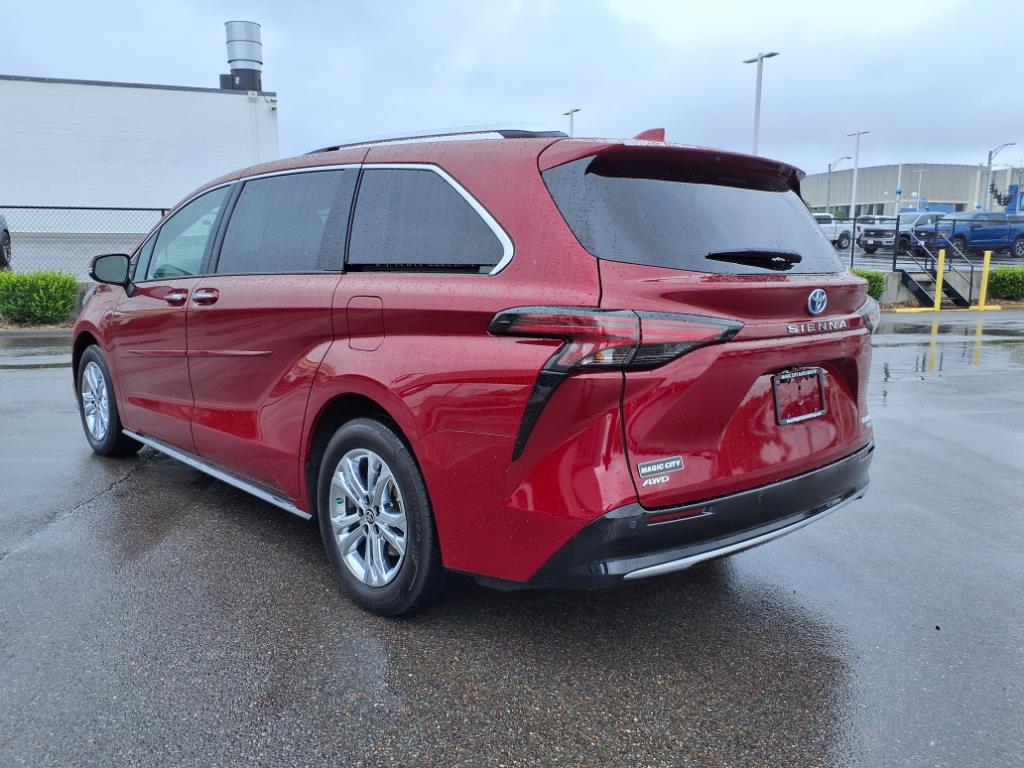 2024 Toyota Sienna Platinum 7-Passenger