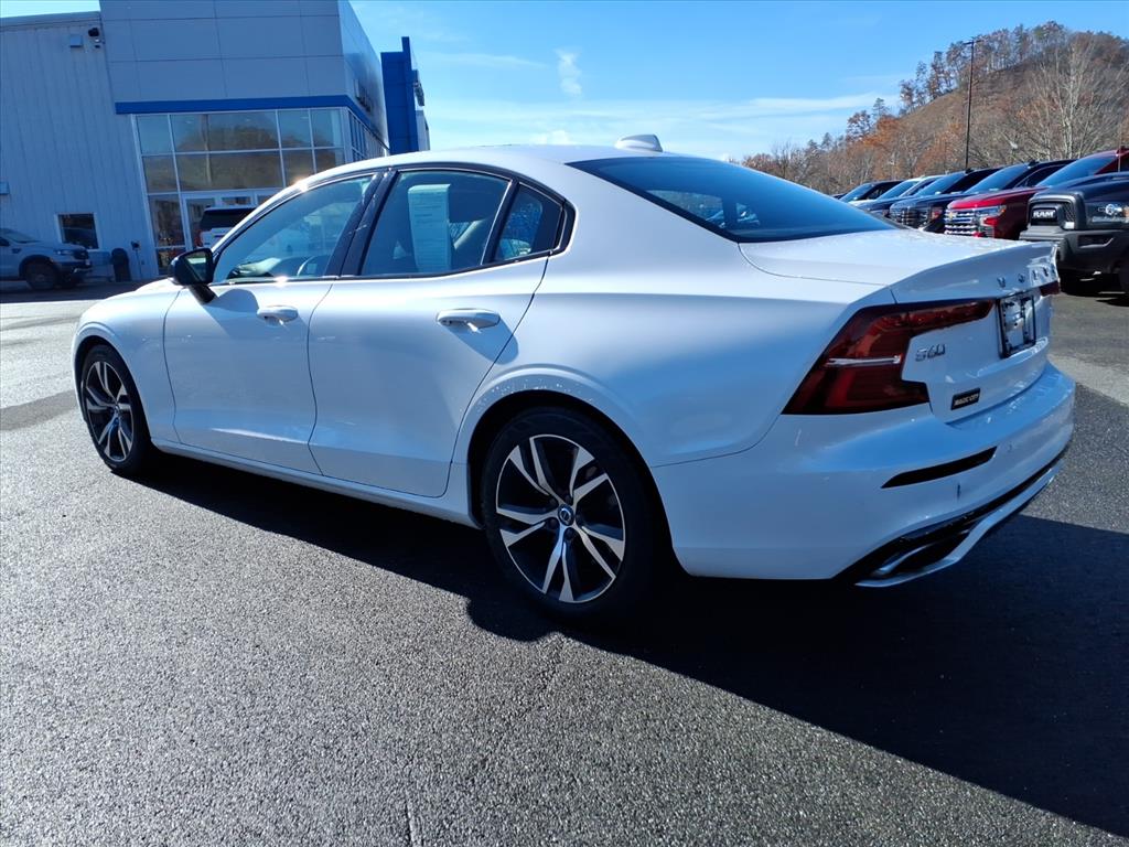 2019 Volvo S60 T6 R-Design