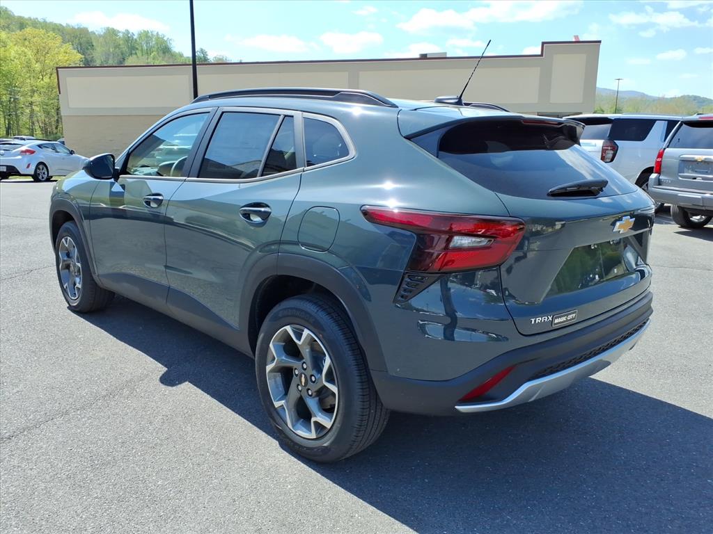 2026 Chevrolet Trax FWD LT