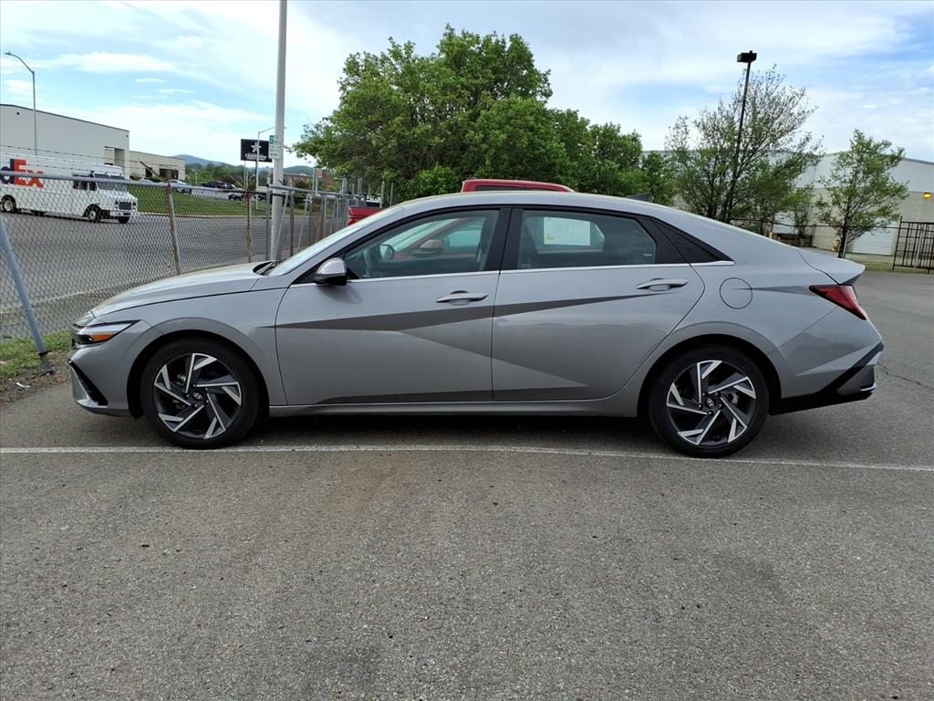 2025 Hyundai Elantra Hybrid Limited