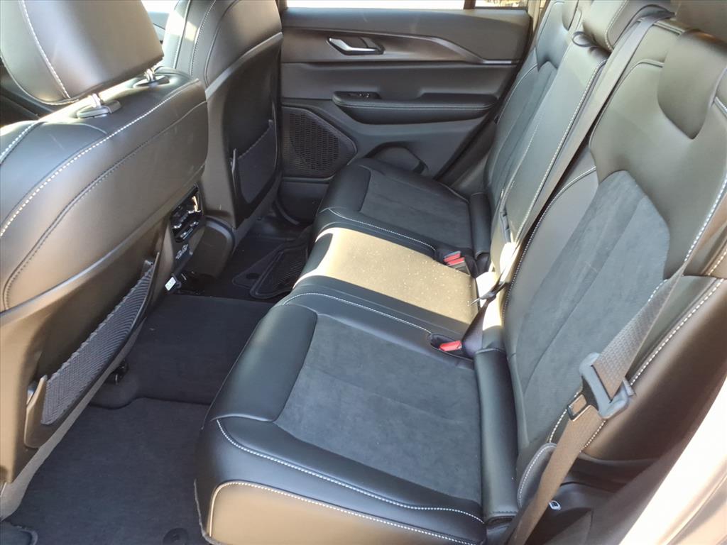 2025 Jeep Grand Cherokee Altitude X 4x4