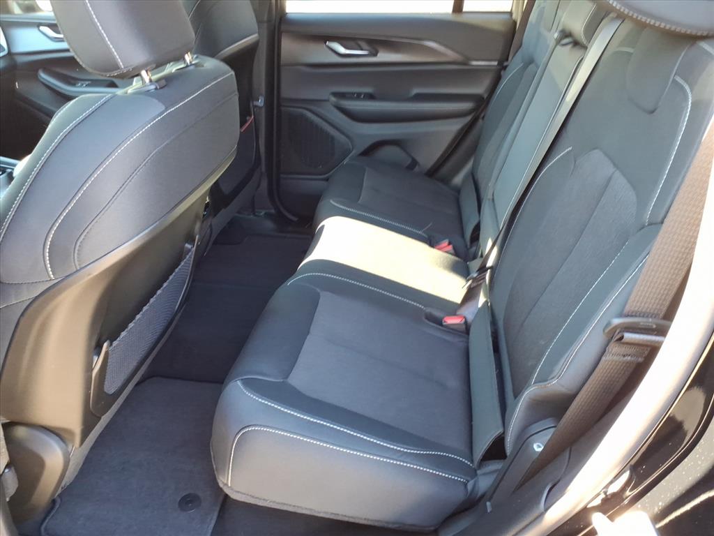 2025 Jeep Grand Cherokee Laredo X 4x4