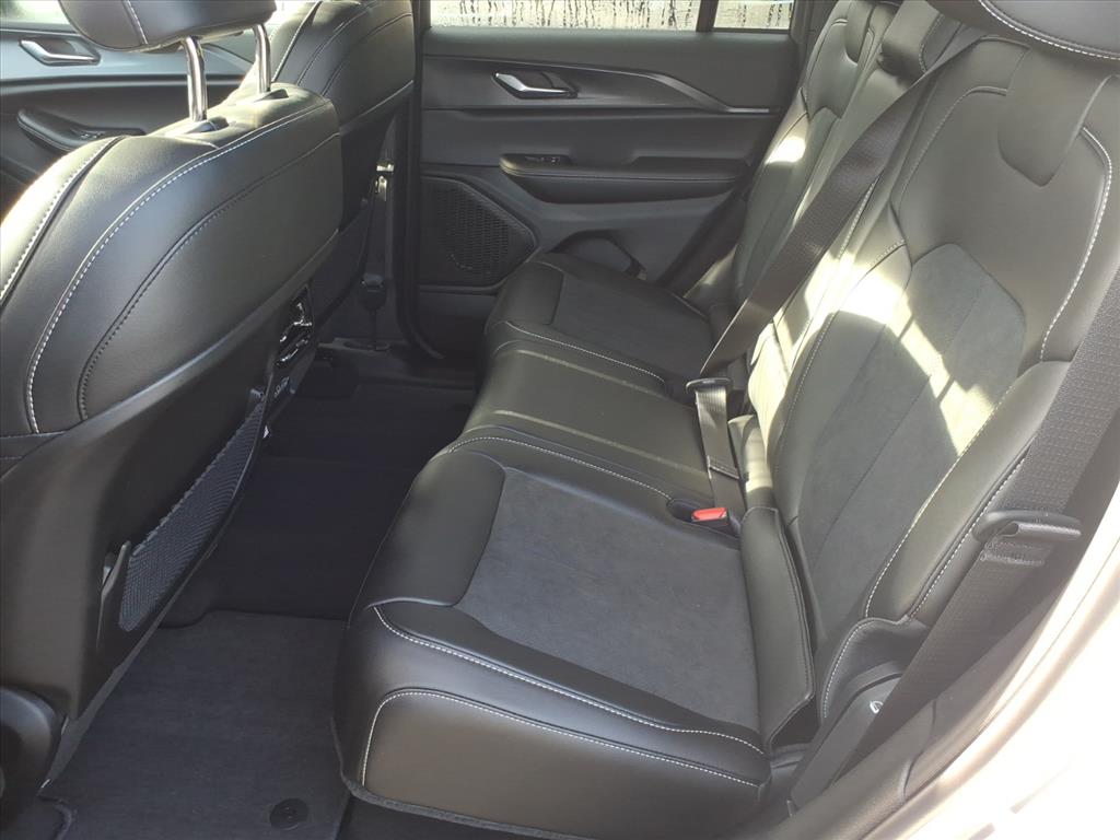2025 Jeep Grand Cherokee Altitude 4x4
