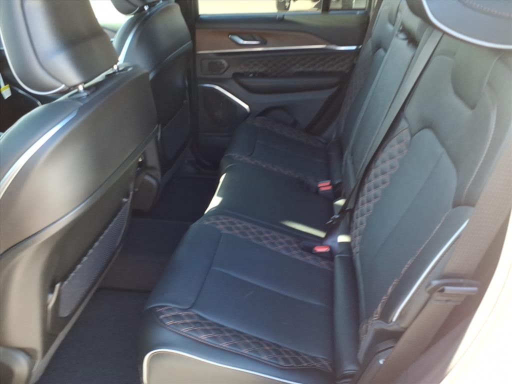 2025 Jeep Grand Cherokee Summit 4x4