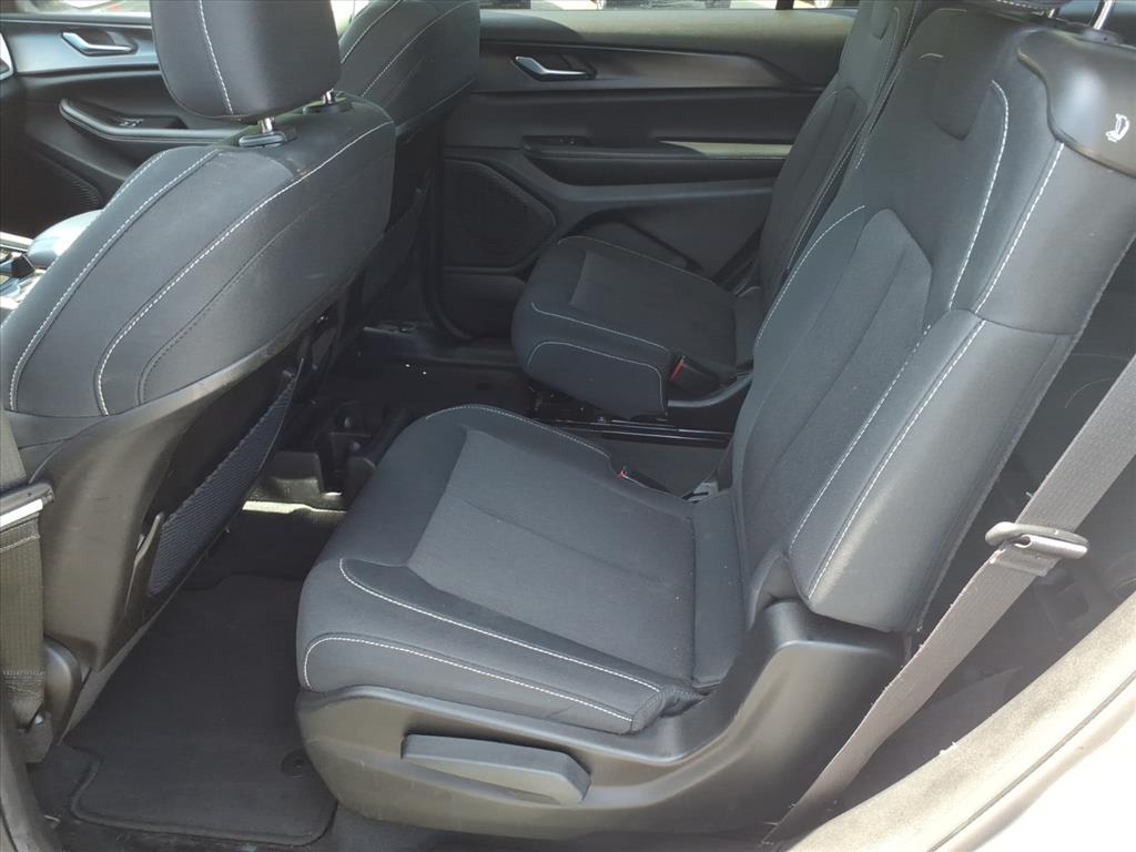 2023 Jeep Grand Cherokee L Laredo 4x4