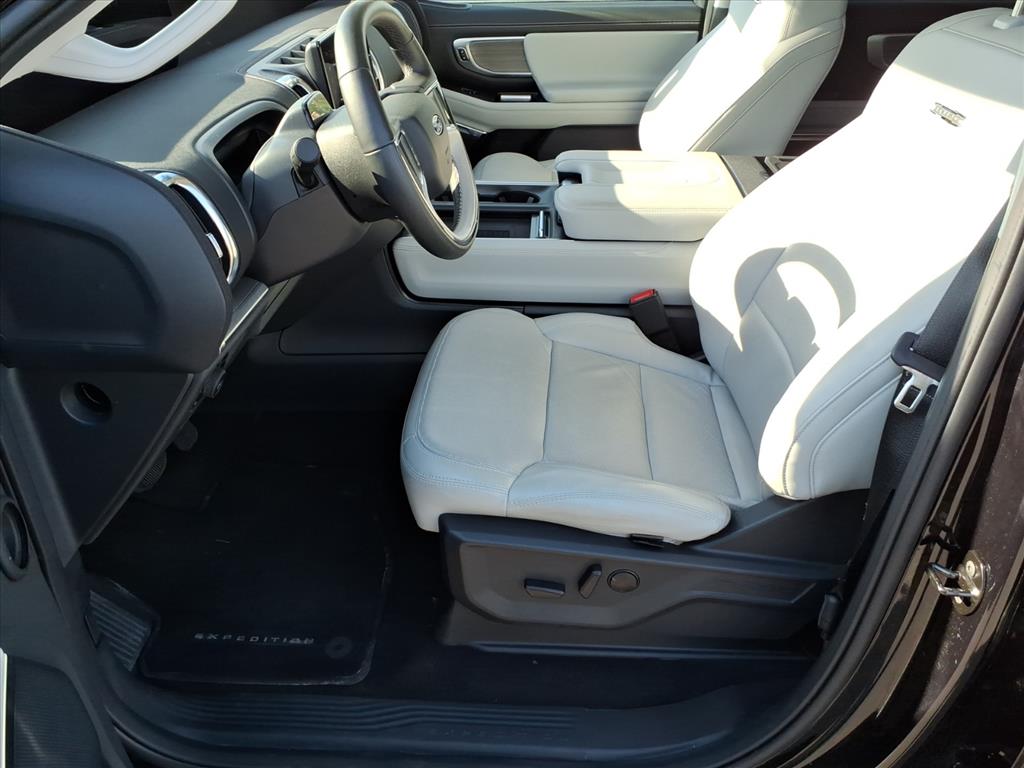 2025 Ford Expedition Platinum MAX