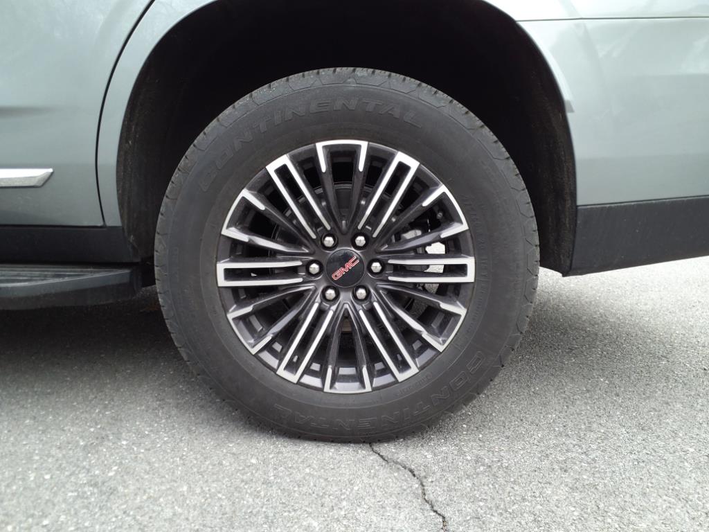2025 GMC Yukon Elevation