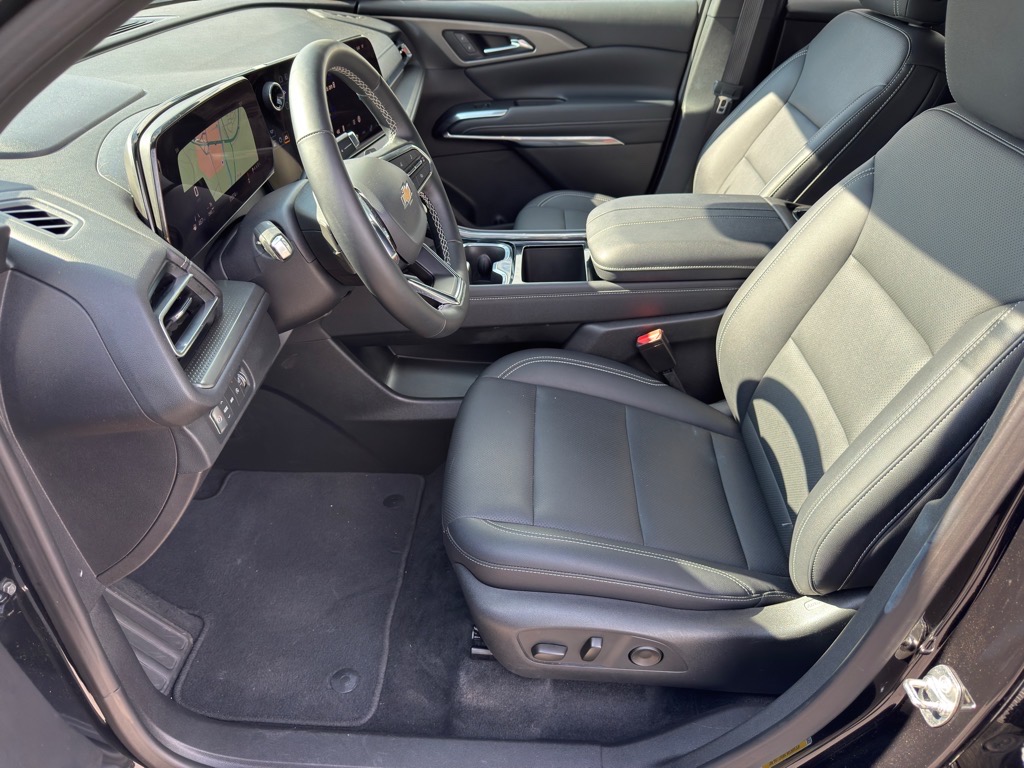 2025 Chevrolet Traverse AWD LT