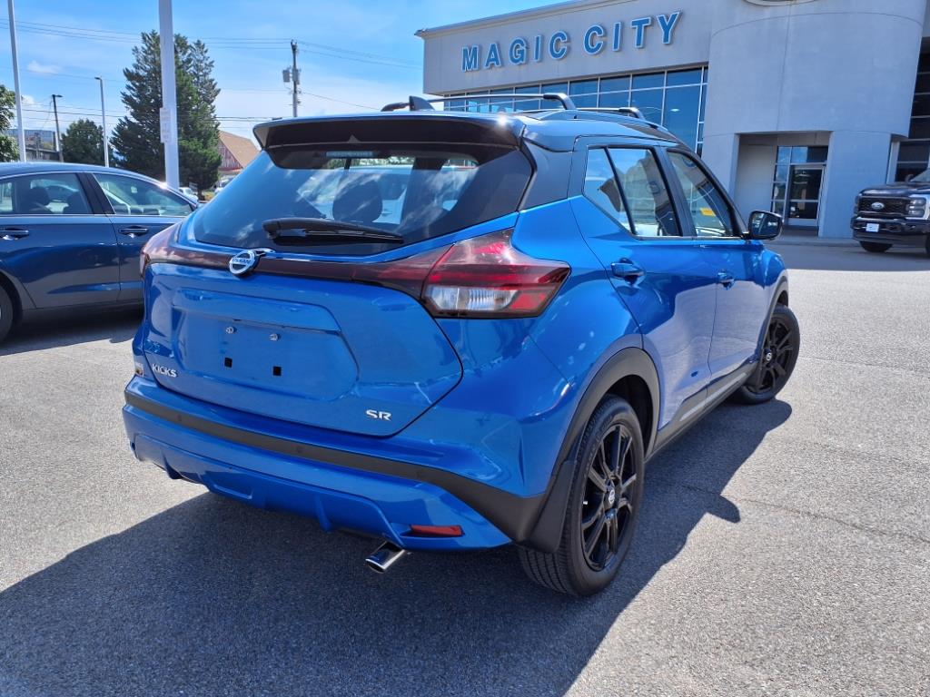 2021 Nissan Kicks SR