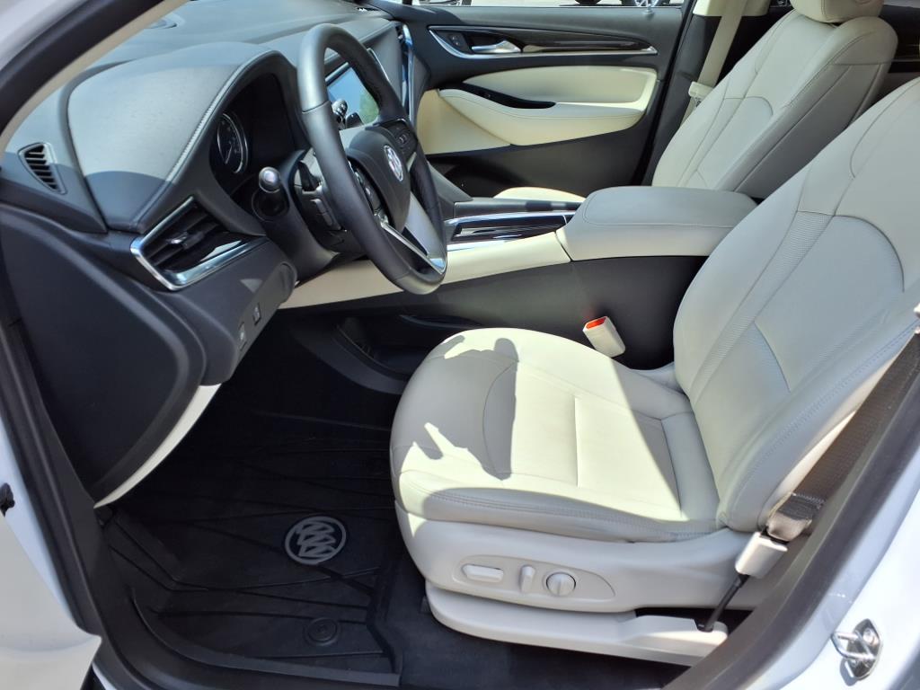 2022 Buick Enclave Essence