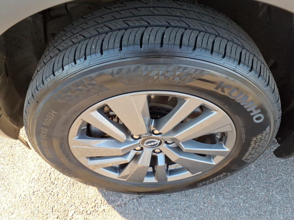 2025 Nissan Pathfinder SV 4WD