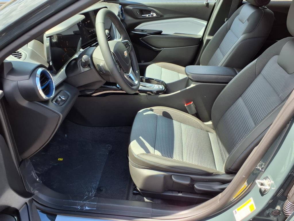 2025 Chevrolet Trax FWD LT
