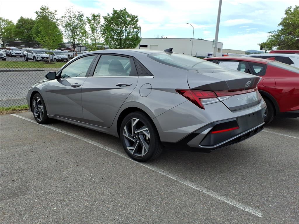 2025 Hyundai Elantra Hybrid Limited