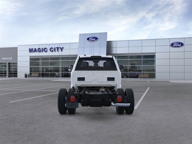 2025 Ford F-350 Super Duty XL