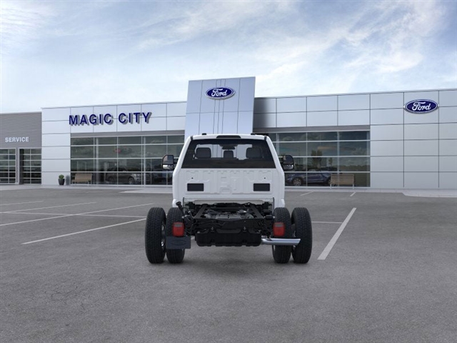 2025 Ford F-350 Super Duty XL