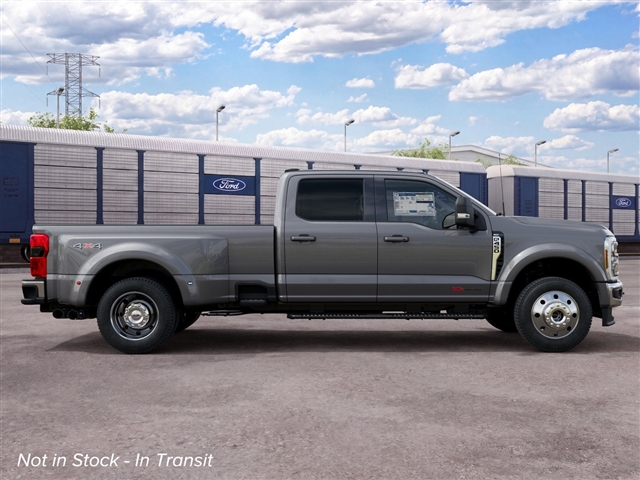 2027 Ford F-450 Super Duty XLT
