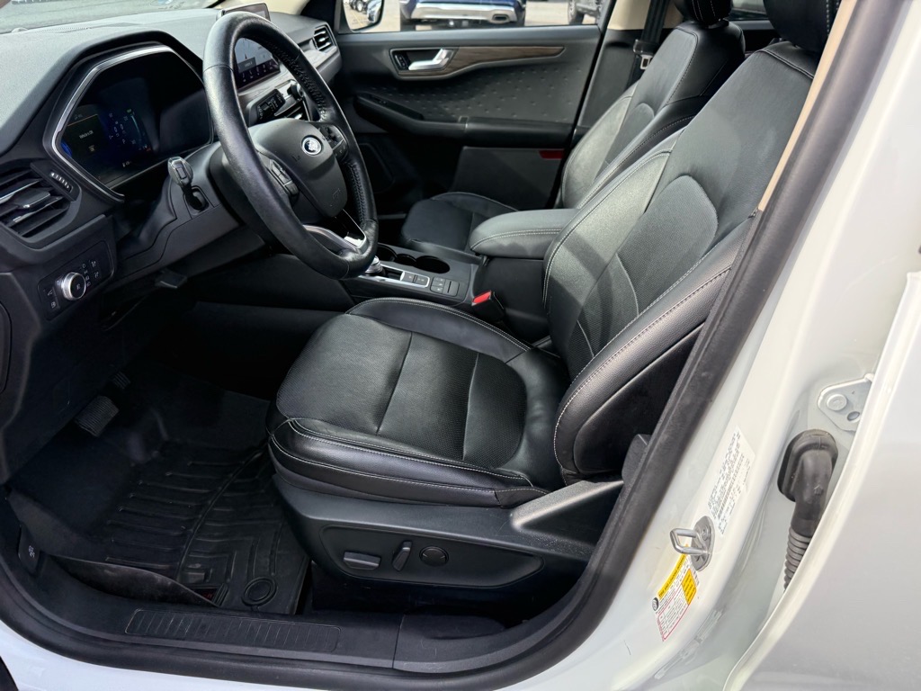 2020 Ford Escape Titanium Hybrid