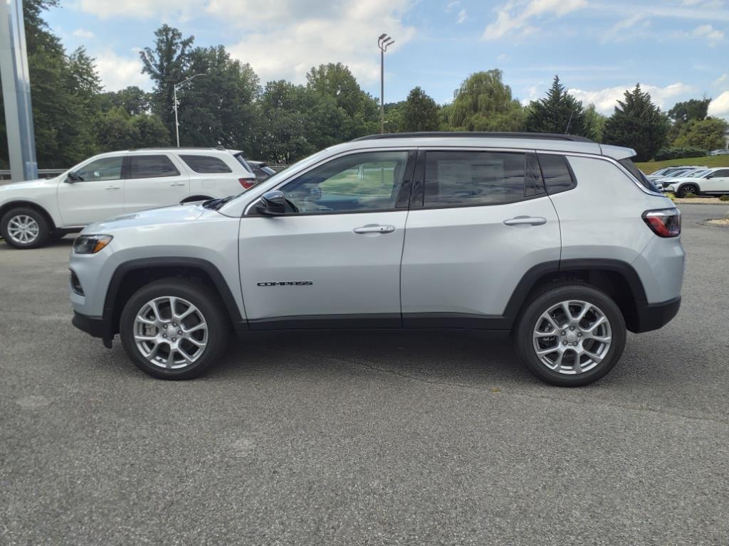 2024 Jeep Compass Latitude Lux
