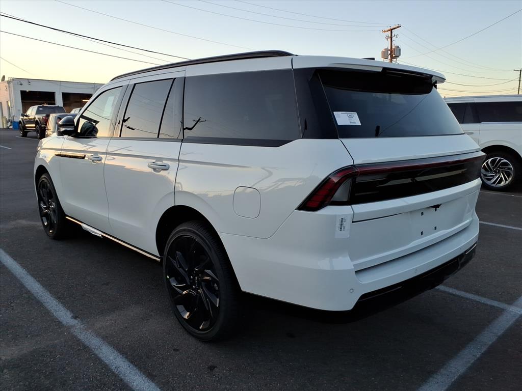 2027 Lincoln Navigator Reserve