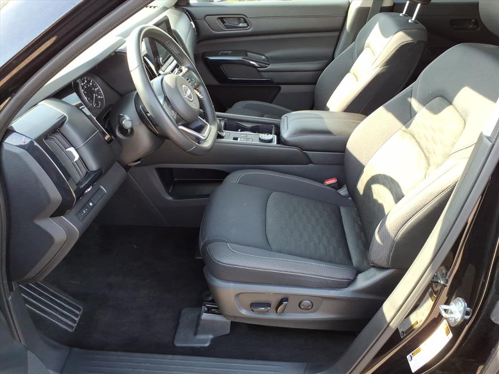 2024 Nissan Pathfinder SV 4WD