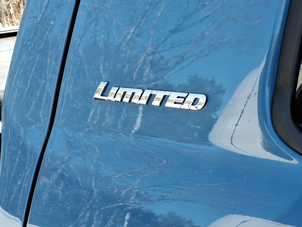 2018 Toyota Tundra SR5 5.7L V8