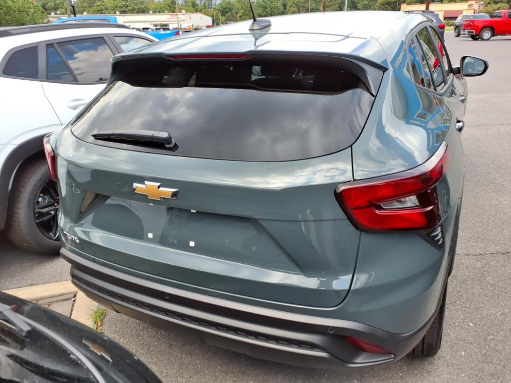 2025 Chevrolet Trax LS