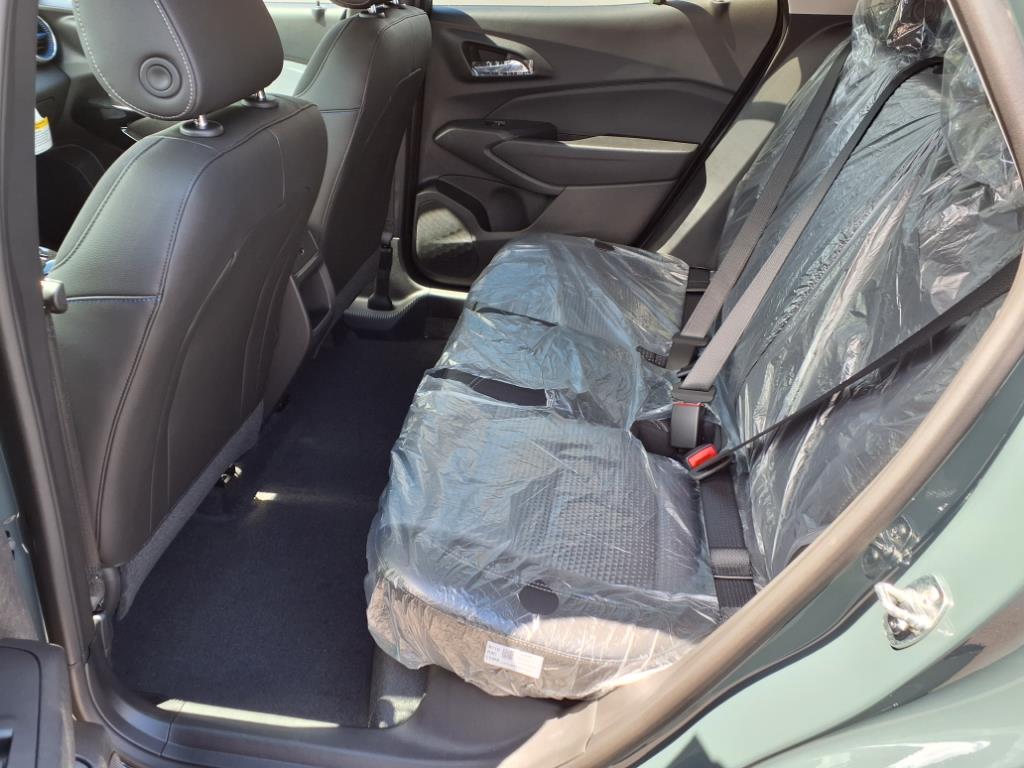 2025 Chevrolet Trax FWD LT