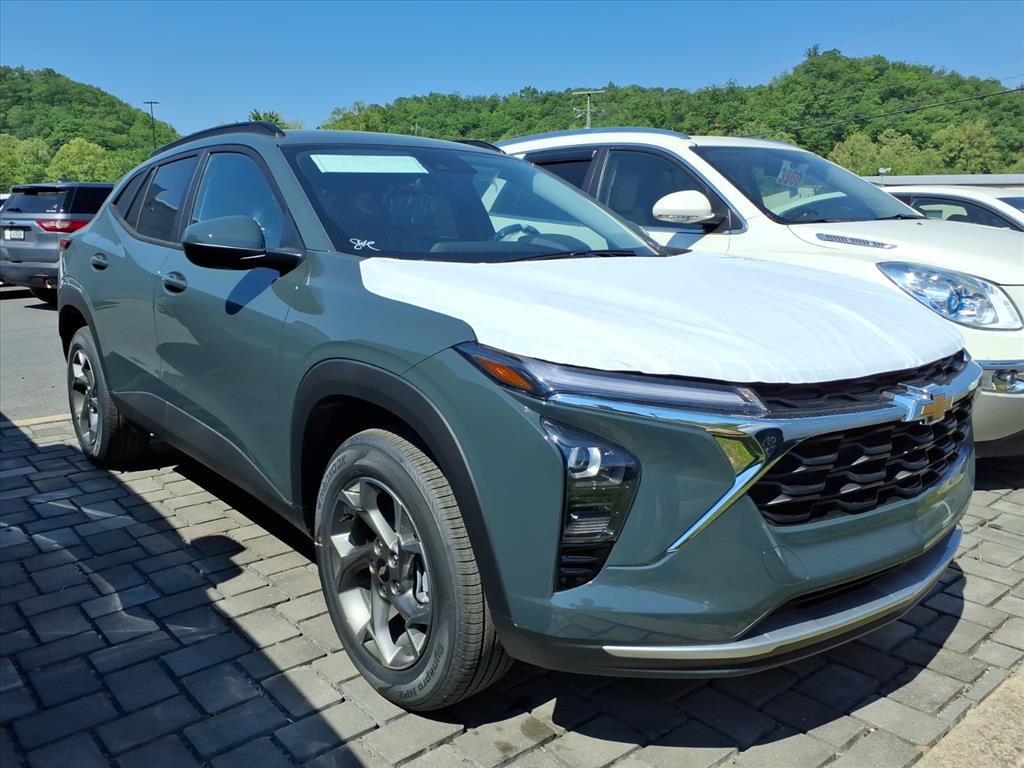 2026 Chevrolet Trax FWD LT