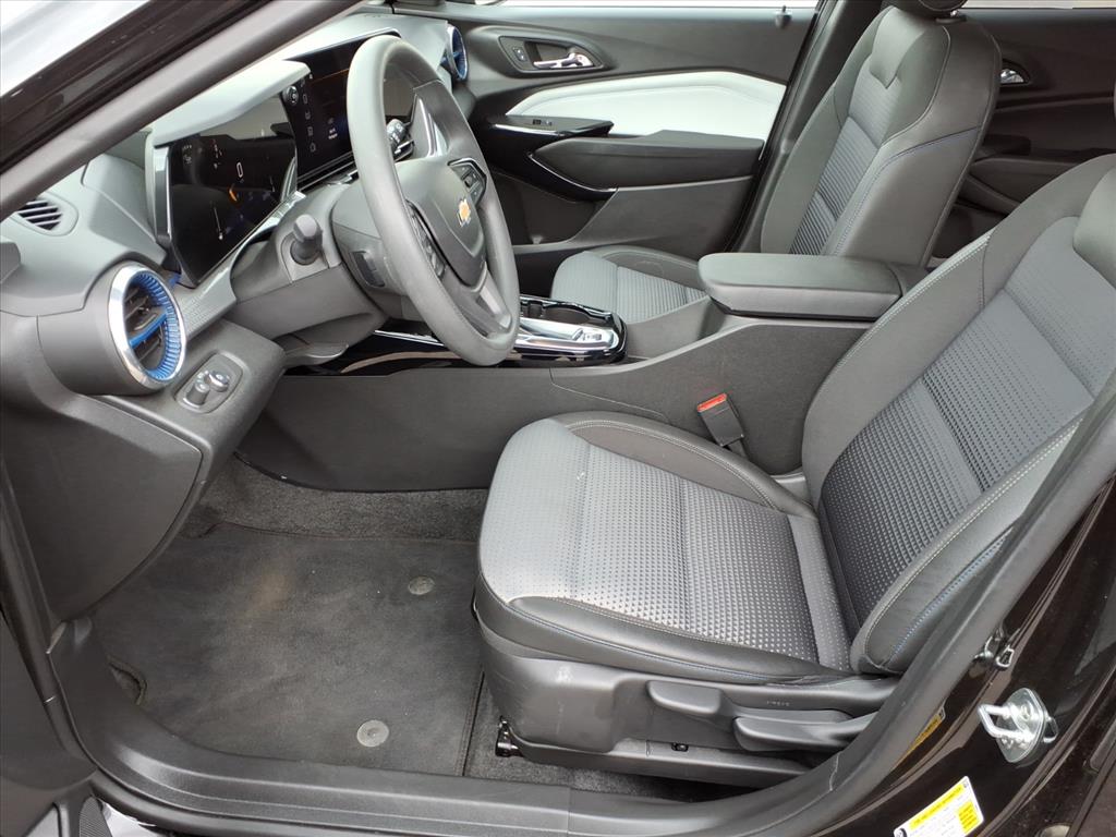 2025 Chevrolet Trax FWD LT