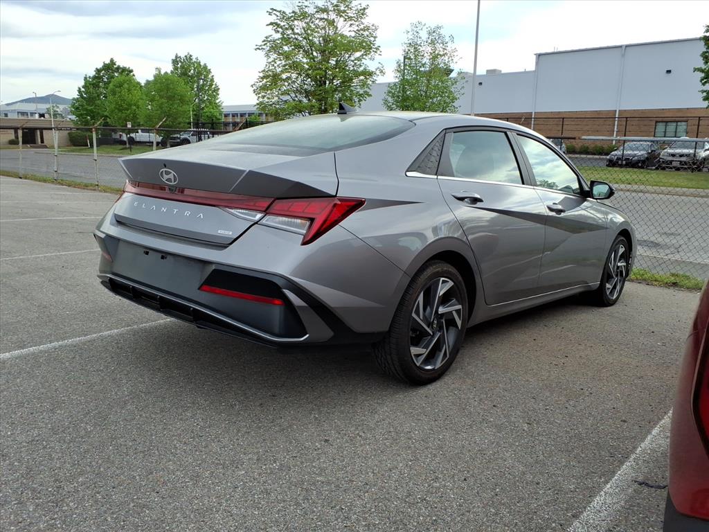 2025 Hyundai Elantra Hybrid Limited