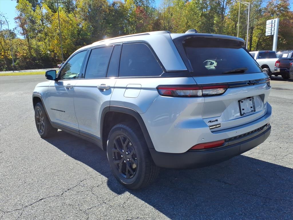 2025 Jeep Grand Cherokee Altitude X 4x4