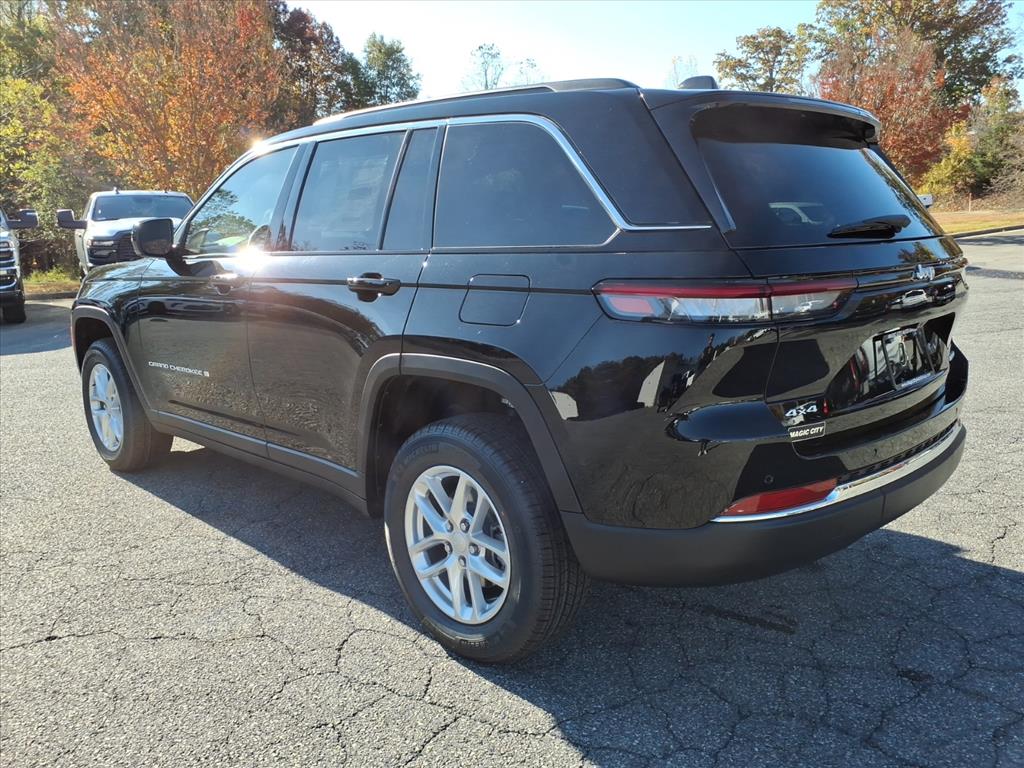 2025 Jeep Grand Cherokee Laredo X 4x4