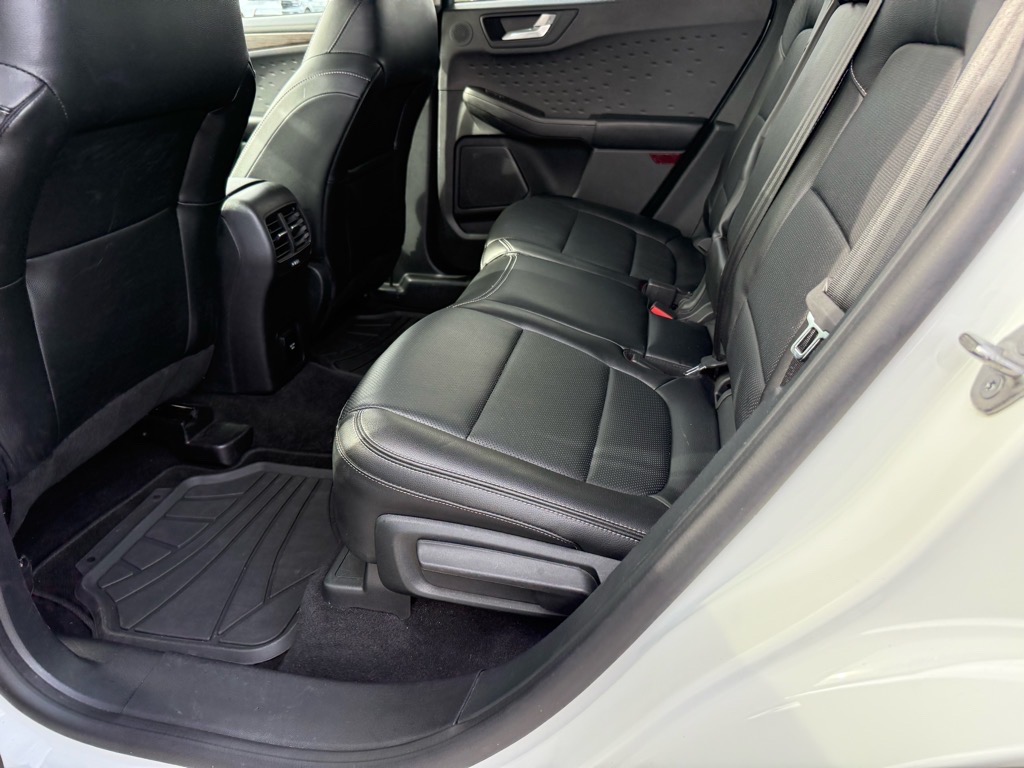 2020 Ford Escape Titanium Hybrid