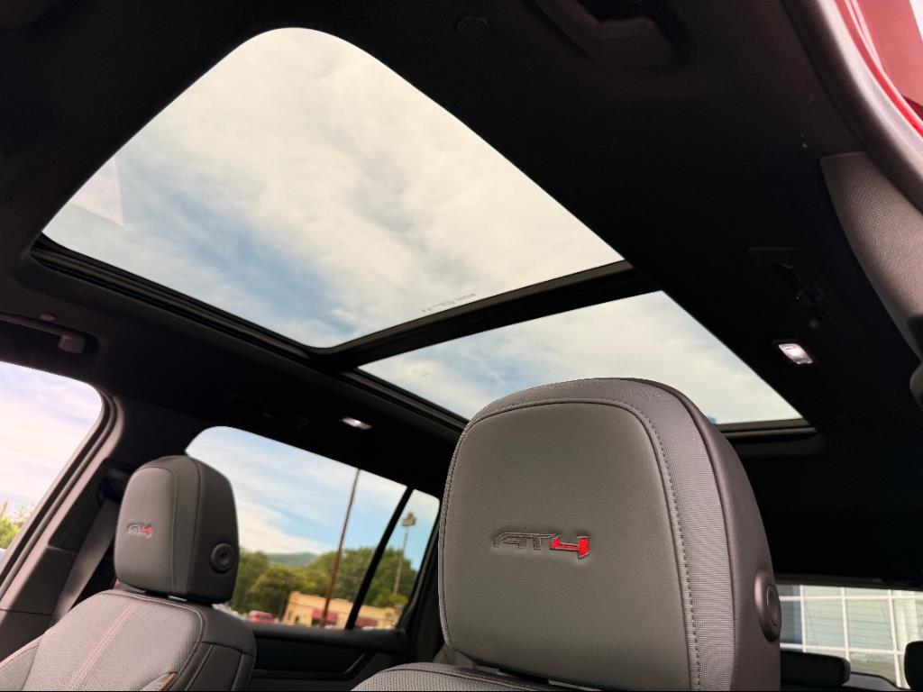 2025 GMC Acadia AT4