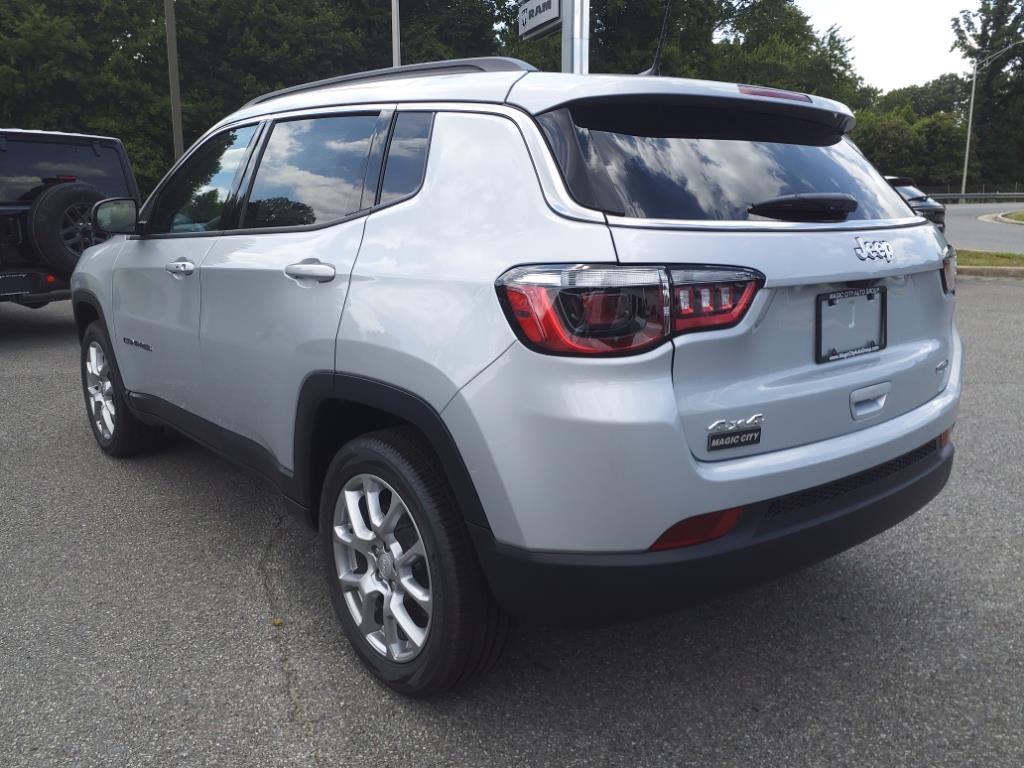 2024 Jeep Compass Latitude Lux